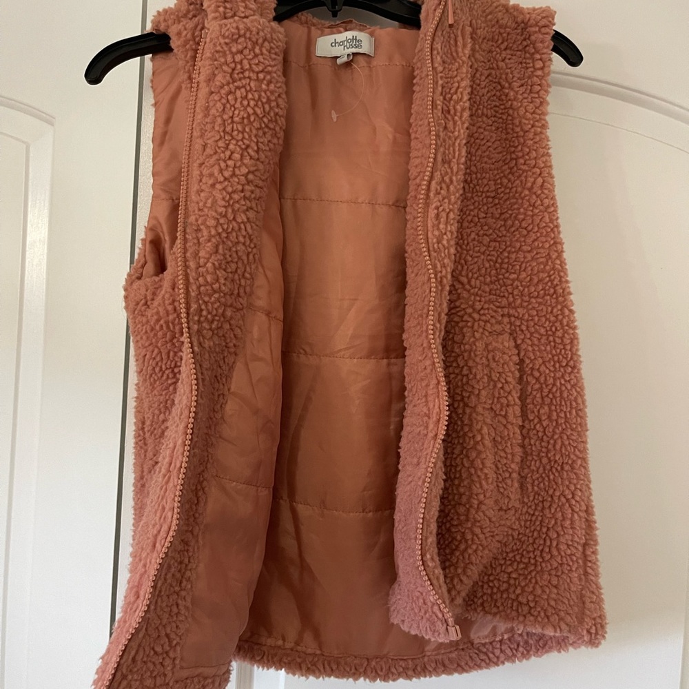 NWOT Fuzzy Hooded Vest Medium